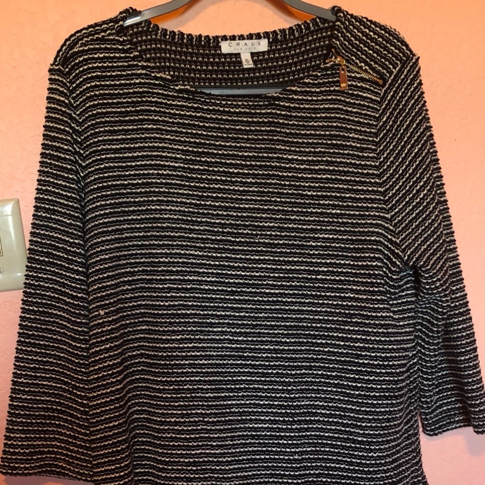 Chaus 3/4 sleeves sweater top with zipper